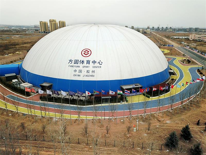 雾霾天，气膜体育馆让孩子在体育课上“撒欢儿”